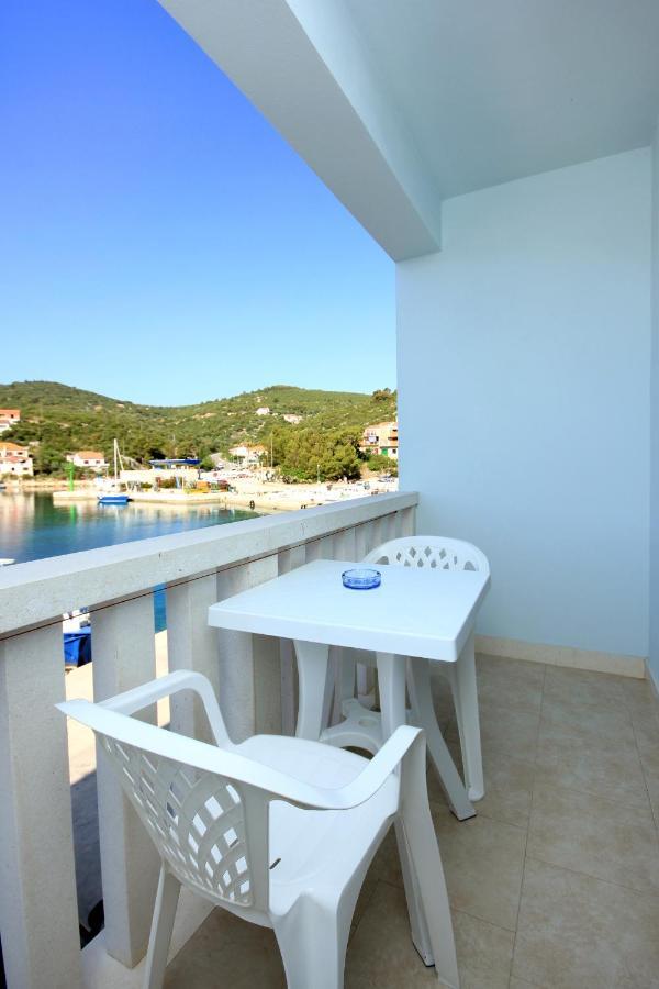 Apartments And Rooms By The Sea Zaglav, Dugi Otok - 8144 Sali Kültér fotó